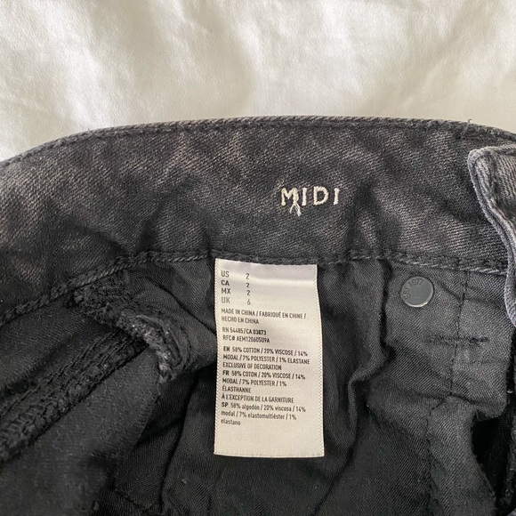 2/$40💜 CLOSET CLEAN OUT: American Eagle black washed denim shorts - Picture 7 of 9